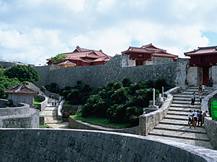 首里城公園 宝探し　琉球王国の栄華を物語る真紅の世界遺産